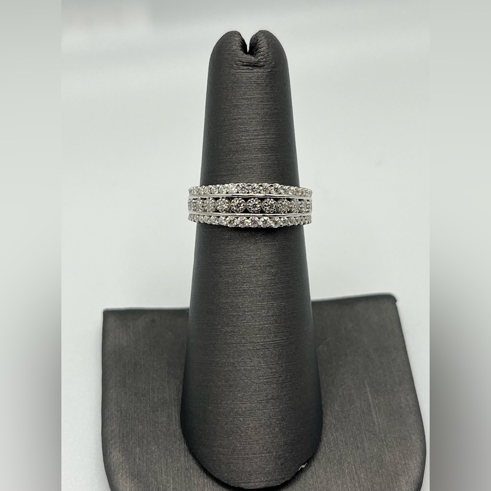 Diamond illusion set ring